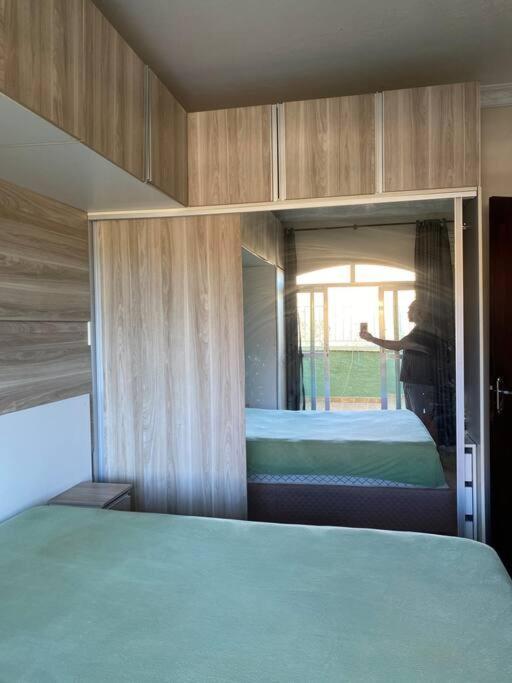 Apartamento Cobertura 2 Quartos, 2 Banheiros.